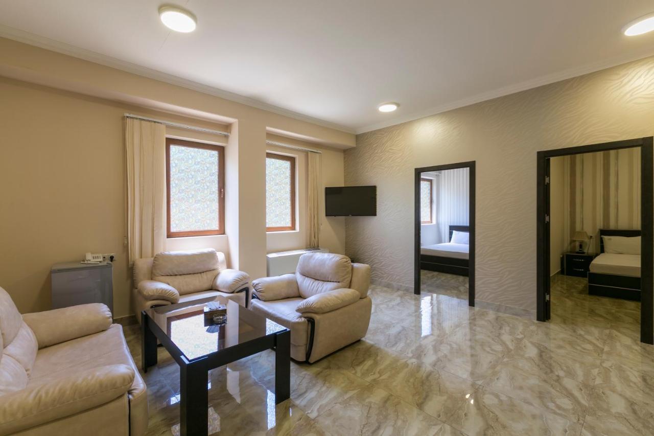 Best Hotel Yerevan Exterior photo